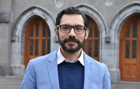 Dr Daniel Vázquez pictured in front of a building at MIC