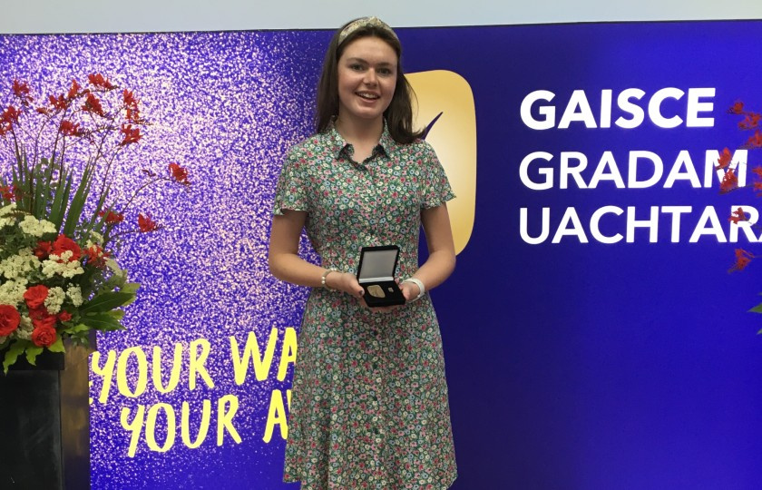Sarah pictured with her Gold Gaisce award