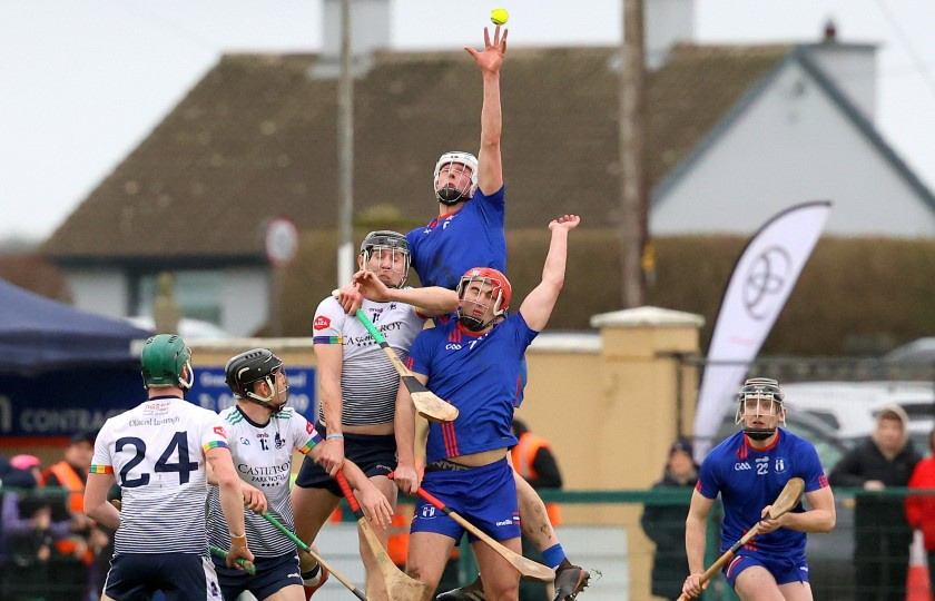 Diarmuid Ryan catches a high ball 