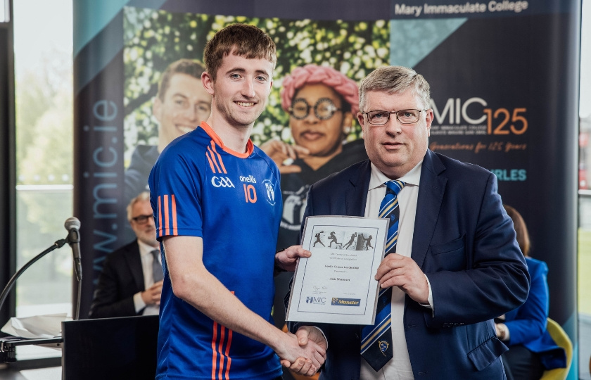 Jack Shannon and Ger Ryan holding a certificate