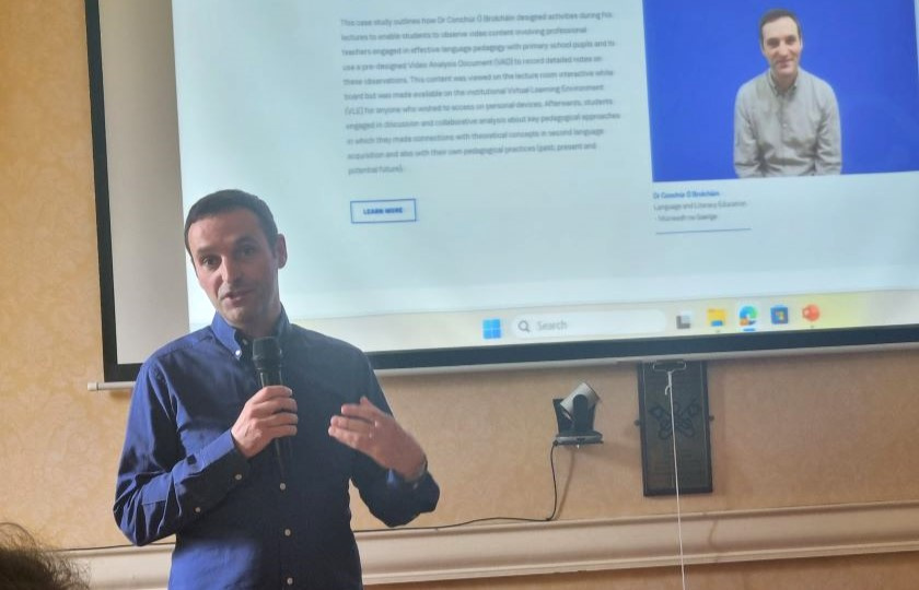 Photo of Dr Conchúr Ó Brolcháin, Lecturer in Language & Literacy Education, discussing his case study