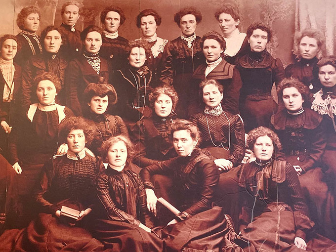 First 25 graduates of MIC in 1902