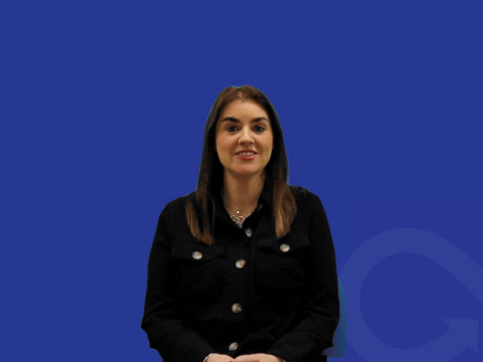 Dr Laura McEntee