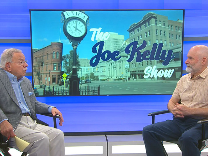 Dr Tony Ó Floinn on the Joe Kelly Show on local station WUTR during his visit to Utica.